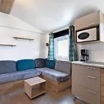 キャンプ場 Mobile 407 Bois Dormant